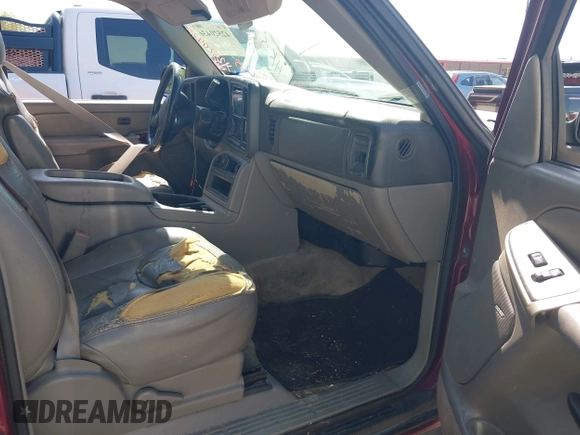 2005 Chevrolet Tahoe LT with VIN 1GNEC13TX5J210767, listed as a IAAI auction lot 42520436 with 528,704 mi miles and . Bid and sale history available at DreamBid. Image 5.