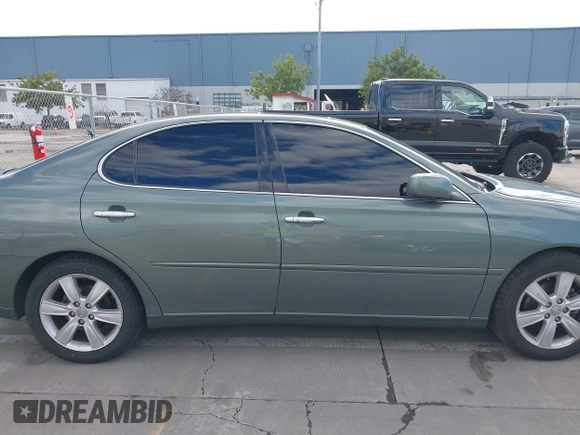 2005 Lexus ES 350 z VIN JTHBA30G755138521, wystawiony jako IAAI lot #41743952 z przebiegiem 83 664 mil mil oraz . Historia ofert i sprzedaży dostępna na DreamBid. Obrazek 13.