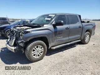 2022 Toyota Tundra 4WD SR5 with VIN 5TFLA5DB2NX011633, listed as a Copart auction lot 49884535 with 60,354 mi miles and Salvage Title. Bid and sale history available at carsss.com. Image 1.