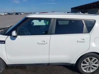 2018 Kia Soul + with VIN KNDJP3A50J7603244, listed as a IAAI auction lot 41670375 with 121,528 mi miles. Bid and sale history available at carsss.com. Image 14.
