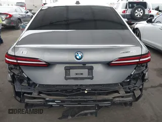 2024 BMW i5 eDrive40 with VIN WBY33FK06RCR97424, listed as a IAAI auction lot 42173284 with 18,645 mi miles and . Bid and sale history available at DreamBid. Image 17.