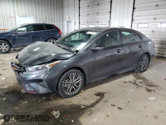 2024 Kia Forte GT-Line with VIN 3KPF54AD1RE835453, listed as a Copart auction lot 44137265 with 2,862 mi miles and Non Repairable. Bid and sale history available at carsss.com. Image 1.