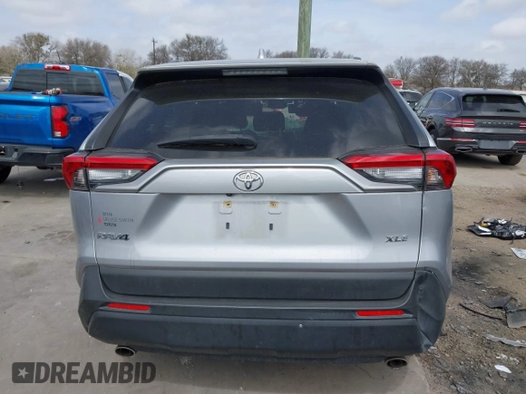 2019 Toyota RAV4 XLE with VIN JTMW1RFV4KD022612, listed as a IAAI auction lot 41717134 with 52,190 mi miles. Bid and sale history available at carsss.com. Image 17.