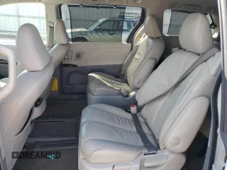 2011 Toyota Sienna XLE z VIN 5TDDK3DC1BS021487, wystawiony jako Copart lot #56468965 z przebiegiem 150 311 mil mil oraz Czysty tytuł • Clean title. Historia ofert i sprzedaży dostępna na DreamBid. Obrazek 11.