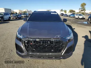 2022 Audi RS Q8 z VIN WU1ARBF14ND010975, wystawiony jako Copart lot #45132665 z przebiegiem 27 088 mil mil oraz Szkoda całkowita • Salvage title. Historia ofert i sprzedaży dostępna na DreamBid. Obrazek 5.