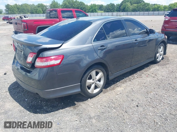 2011 Toyota Camry LE z VIN 4T1BF3EK7BU197078, wystawiony jako IAAI lot #42388549 z przebiegiem 250 873 mil mil oraz . Historia ofert i sprzedaży dostępna na DreamBid. Obrazek 4.