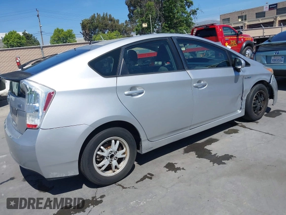 2010 Toyota Prius II z VIN JTDKN3DU6A1302834, wystawiony jako IAAI lot #42279387 z przebiegiem 147 866 mil mil oraz . Historia ofert i sprzedaży dostępna na DreamBid. Obrazek 4.