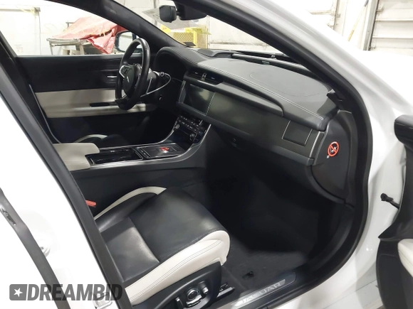 2019 Jaguar XF with VIN SAJBM4FV7KCY77286, listed as a IAAI auction lot 41273612 with 41,452 mi miles and . Bid and sale history available at DreamBid. Image 5.