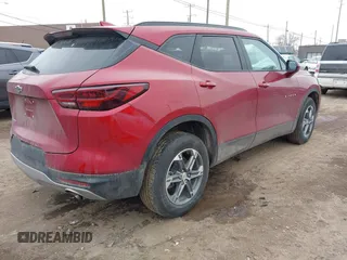 2024 Chevrolet Blazer LT z VIN 3GNKBCR48RS255972, wystawiony jako IAAI lot #41461480 z przebiegiem 8 870 mil mil oraz . Historia ofert i sprzedaży dostępna na DreamBid. Obrazek 4.