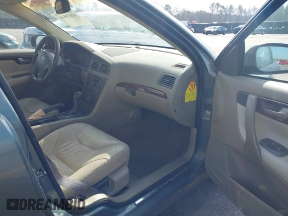 2002 Volvo V70 with VIN YV1SW58D421197371, listed as a IAAI auction lot 41678540 with 219,756 mi miles and . Bid and sale history available at DreamBid. Image 5.