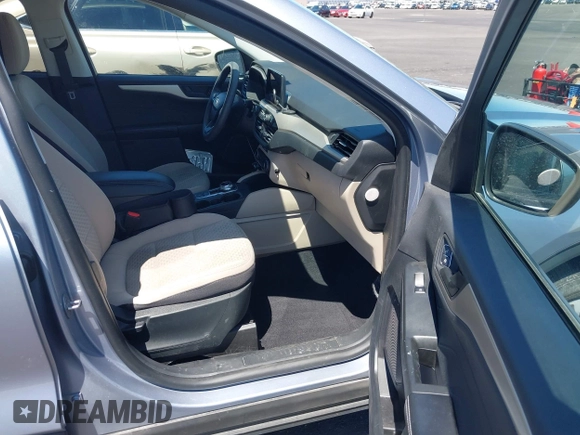 2022 Ford Escape SE with VIN 1FMCU9G66NUA65592, listed as a IAAI auction lot 42810329 with 77,152 mi miles and . Bid and sale history available at DreamBid. Image 5.