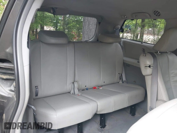 2011 Toyota Sienna XLE AAS with VIN 5TDYK3DC8BS016319, listed as a IAAI auction lot 42186294 with 293,401 mi miles and . Bid and sale history available at DreamBid. Image 17.