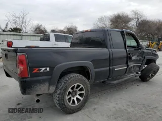 2004 Chevrolet Silverado 1500 with VIN 1GCEK19TX4E186657, listed as a Copart auction lot 45298555 with 251,061 mi miles and Salvage Title. Bid and sale history available at DreamBid. Image 3.