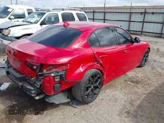2020 Alfa Romeo Giulia z VIN ZARFAMAN3L7625180, wystawiony jako IAAI lot #41517401 z przebiegiem 43 010 mil mil oraz . Historia ofert i sprzedaży dostępna na DreamBid. Obrazek 4.