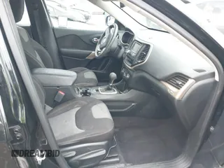 2017 Jeep Cherokee Sport с VIN 1C4PJLABXHW663243, выставлен на аукционе IAAI как лот 42174849 с пробегом 82 480 миль миль и . История ставок и продаж доступна на DreamBid. Изображение 5.