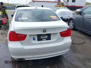2011 BMW 3 Series 328i xDrive with VIN WBAPK7C58BA820717, listed as a IAAI auction lot 42080003 with 213,034 mi miles. Bid and sale history available at carsss.com. Image 17.