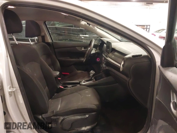 2020 Kia Forte LXS with VIN 3KPF24ADXLE253223, listed as a IAAI auction lot 41865732 with 125,734 mi miles. Bid and sale history available at carsss.com. Image 5.