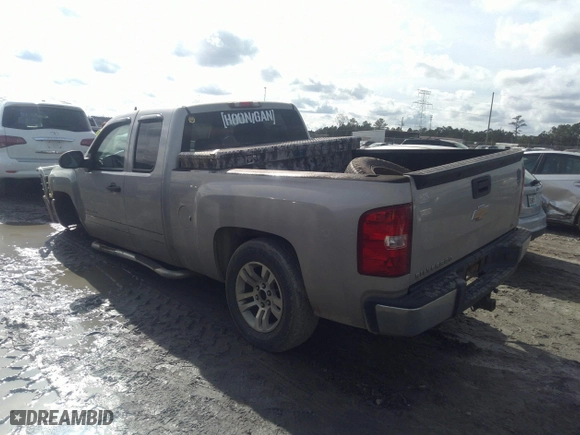 2008 Chevrolet Silverado 1500 LT w/1LT with VIN 1GCEC19J08Z248755, listed as a IAAI auction lot 38572536 with 334,920 mi miles. Bid and sale history available at carsss.com. Image 3.