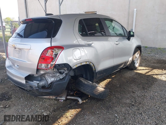 2020 Chevrolet Trax LS with VIN KL7CJKSB1LB024737, listed as a IAAI auction lot 42420879 with 41,480 mi miles and . Bid and sale history available at DreamBid. Image 4.