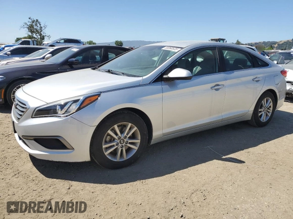 2017 Hyundai Sonata 2.4L z VIN 5NPE24AF6HH539683, wystawiony jako Copart lot #58068535 z przebiegiem 46 585 mil mil oraz Czysty tytuł • Clean title. Historia ofert i sprzedaży dostępna na DreamBid. Obrazek 1.