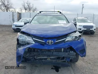 2015 Toyota RAV4 LE z VIN 2T3BFREV2FW277169, wystawiony jako IAAI lot #41781005 z przebiegiem 137 243 mil mil oraz . Historia ofert i sprzedaży dostępna na DreamBid. Obrazek 13.