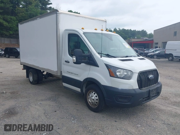 2020 Ford Transit z VIN 1FDBF6Z86LKA32278, wystawiony jako IAAI lot #42511403 z przebiegiem 94 821 mil mil oraz . Historia ofert i sprzedaży dostępna na DreamBid. Obrazek 1.
