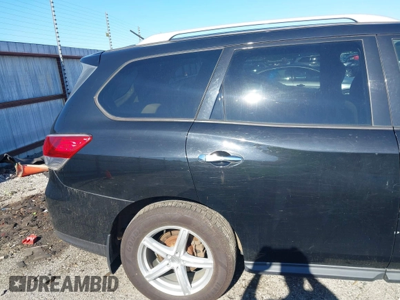 2015 Nissan Pathfinder Platinum with VIN 5N1AR2MN3FC668373, listed as a IAAI auction lot 42175275 with 169,913 mi miles and . Bid and sale history available at DreamBid. Image 21.