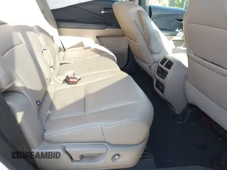 2019 Honda Pilot Touring 8-Passenger z VIN 5FNYF6H98KB016992, wystawiony jako IAAI lot #42275295 z przebiegiem 82 154 mil mil oraz . Historia ofert i sprzedaży dostępna na DreamBid. Obrazek 8.