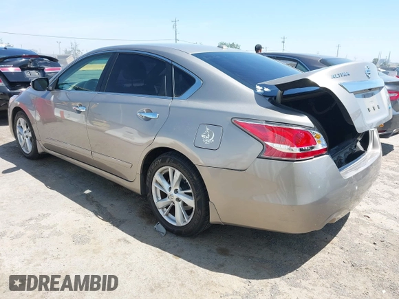 2014 Nissan Altima S with VIN 1N4AL3APXEC406131, listed as a IAAI auction lot 42172846 with 136,315 mi miles and . Bid and sale history available at carsss.com. Image 3.