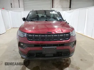 2022 Jeep Compass Altitude with VIN 3C4NJCBB1NT198276, listed as a Copart auction lot 74834184 with 31,729 mi miles and Clean title. Bid and sale history available at DreamBid. Image 5.