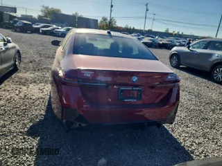2024 BMW i5 M60 z VIN WBY43FK05RCR29359, wystawiony jako Copart lot #77178394 z przebiegiem 45 mil mil oraz Szkody całkowita. Historia ofert i sprzedaży dostępna na DreamBid. Obrazek 6.