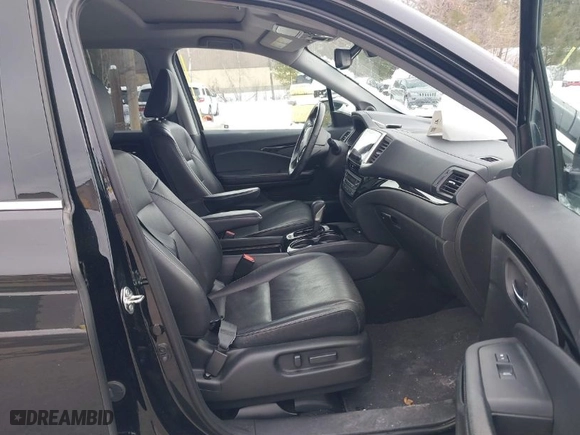 2018 Honda Ridgeline RTL-E with VIN 5FPYK3F78JB002172, listed as a IAAI auction lot 41528764 with 64,566 mi miles. Bid and sale history available at carsss.com. Image 5.