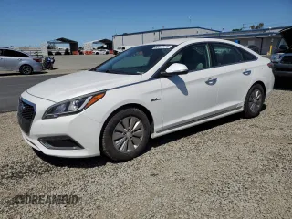 2017 Hyundai Sonata Hybrid SE with VIN KMHE24L36HA061335, listed as a Copart auction lot 52649475 with 186,825 mi miles and Clean Title. Bid and sale history available at carsss.com. Image 1.