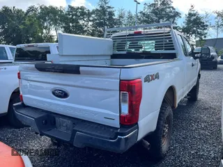 2019 Ford F-250 XL z VIN 1FT7X2B64KEC60947, wystawiony jako IAAI lot #42674456 z przebiegiem 117 379 mil mil oraz . Historia ofert i sprzedaży dostępna na DreamBid. Obrazek 6.