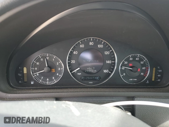 2004 Mercedes-Benz CLK 500 z VIN WDBTK75G04T005692, wystawiony jako Copart lot #77038514 z przebiegiem 125 997 mil mil oraz Szkoda całkowita • Salvage title. Historia ofert i sprzedaży dostępna na DreamBid. Obrazek 9.