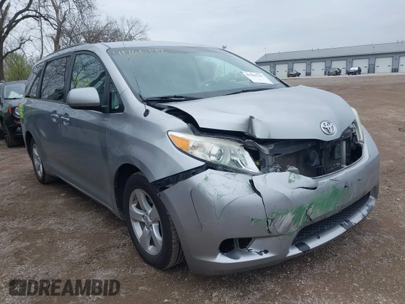 2011 Toyota Sienna LE AAS with VIN 5TDKK3DC4BS085658, listed as a IAAI auction lot 41966742 with 276,899 mi miles. Bid and sale history available at carsss.com. Image 6.