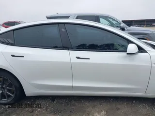 2021 Tesla Model 3 Long Range z VIN 5YJ3E1EB9MF014985, wystawiony jako IAAI lot #41672208 z przebiegiem 52 222 mil mil oraz . Historia ofert i sprzedaży dostępna na DreamBid. Obrazek 13.