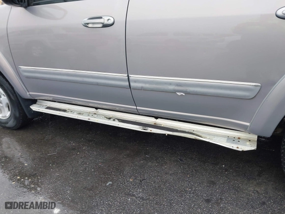 2002 Toyota Sequoia Limited with VIN 5TDZT38A52S117036, listed as a IAAI auction lot 41552478 with 275,583 mi miles. Bid and sale history available at carsss.com. Image 13.
