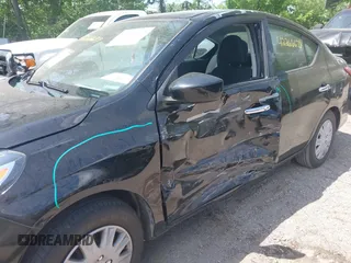 2016 Nissan Versa SV z VIN 3N1CN7AP1GL858032, wystawiony jako IAAI lot #42266679 z przebiegiem 137 097 mil mil oraz . Historia ofert i sprzedaży dostępna na DreamBid. Obrazek 6.