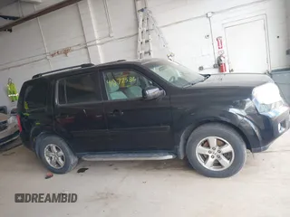 2011 Honda Pilot EX with VIN 5FNYF4H45BB093652, listed as a IAAI auction lot 41872586 with 213,125 mi miles. Bid and sale history available at carsss.com. Image 13.