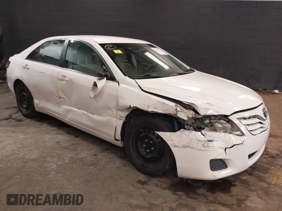2011 Toyota Camry LE z VIN 4T1BF3EK0BU772878, wystawiony jako IAAI lot #42264913 z przebiegiem 177 820 mil mil oraz . Historia ofert i sprzedaży dostępna na DreamBid. Obrazek 1.