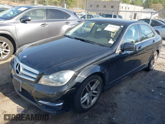 2013 Mercedes-Benz C 300 Sport z VIN WDDGF8AB2DR287909, wystawiony jako IAAI lot #42144796 z przebiegiem 171 534 mil mil oraz . Historia ofert i sprzedaży dostępna na DreamBid. Obrazek 18.