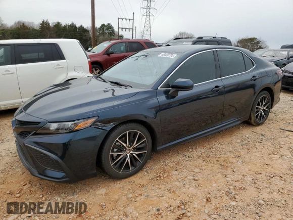2021 Toyota Camry SE Nightshade with VIN 4T1G11AKXMU614761, listed as a Copart auction lot 48400705 with 115,395 mi miles and Salvage Title. Bid and sale history available at carsss.com. Image 1.