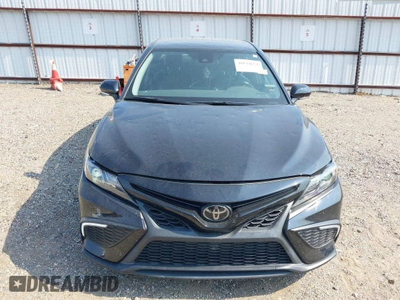 2022 Toyota Camry SE with VIN 4T1T11AK8NU700019, listed as a IAAI auction lot 40134654 with 34,662 mi miles. Bid and sale history available at carsss.com. Image 13.