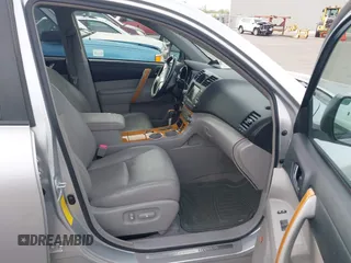 2008 Toyota Highlander Hybrid Limited with VIN JTEEW44A182024351, listed as a IAAI auction lot 42103942 with 376,287 mi miles. Bid and sale history available at carsss.com. Image 5.