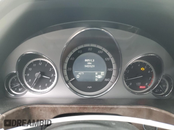 2011 Mercedes-Benz E 550 Luxury with VIN WDDHF9AB8BA472925, listed as a Copart auction lot 43640085 with 143,121 mi miles and Clean title. Bid and sale history available at DreamBid. Image 9.