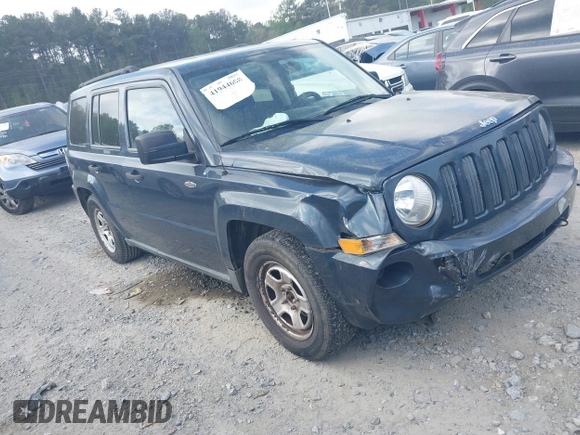 2008 Jeep Patriot Sport with VIN 1J8FT28W98D762682, listed as a IAAI auction lot 41944608 with 189,000 mi miles. Bid and sale history available at carsss.com. Image 1.