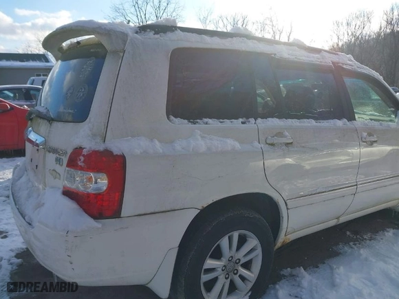 2006 Toyota Highlander Hybrid with VIN JTEEW21A760018510, listed as a IAAI auction lot 41333719 with 196,350 mi miles. Bid and sale history available at carsss.com. Image 16.
