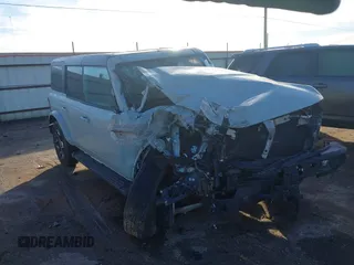 2024 Ford Bronco Outer Banks with VIN 1FMDE8BHXRLA81343, listed as a IAAI auction lot 41272620 with 8,560 mi miles. Bid and sale history available at carsss.com. Image 1.