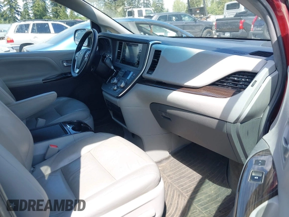 2017 Toyota Sienna XLE z VIN 5TDDZ3DC8HS174064, wystawiony jako IAAI lot #42176251 z przebiegiem 193 220 mil mil oraz . Historia ofert i sprzedaży dostępna na DreamBid. Obrazek 5.